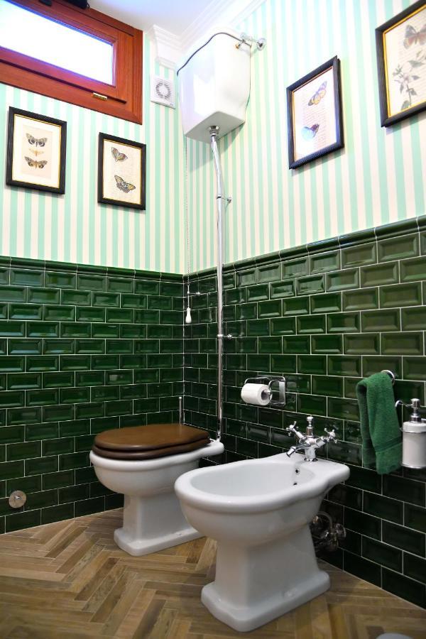 Regal House Roma Capucci 6 Hotel ภายนอก รูปภาพ