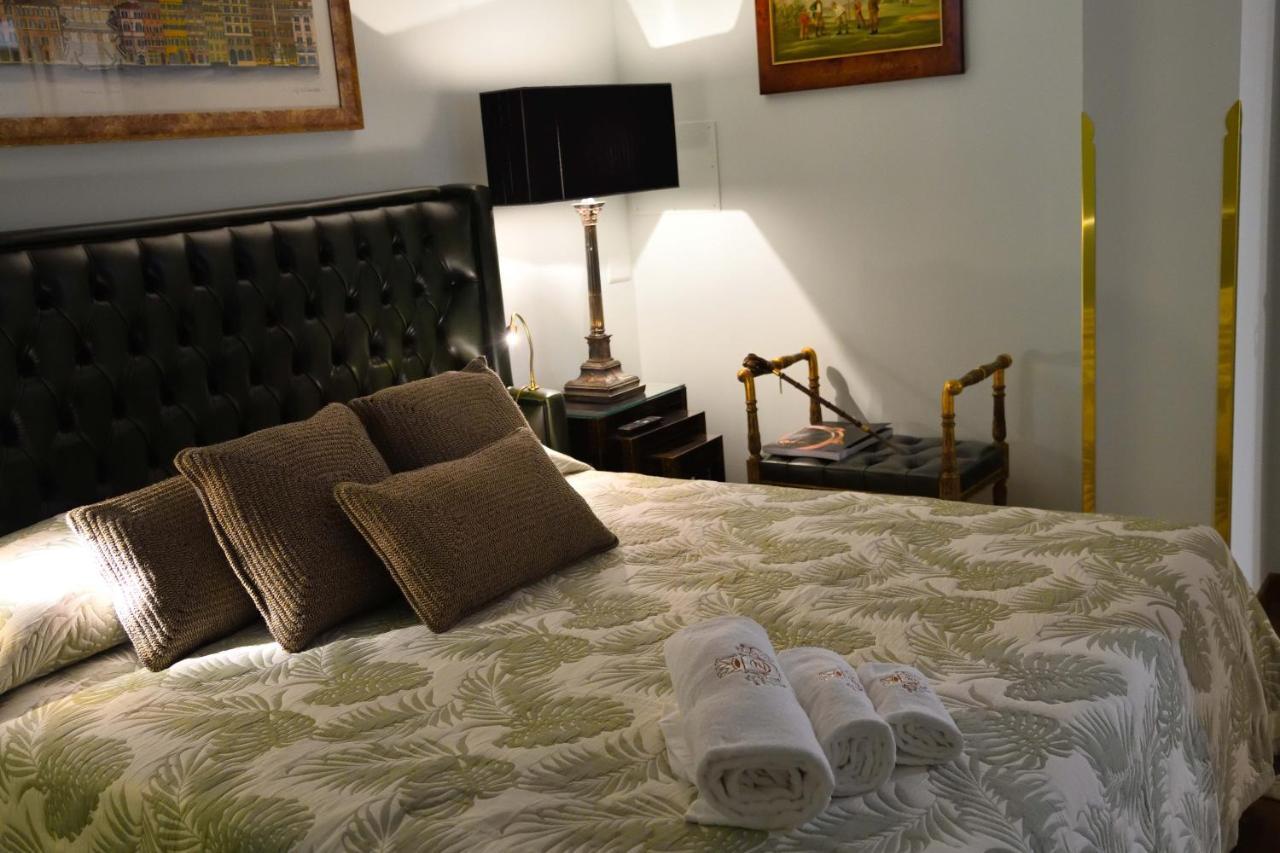 Regal House Roma Capucci 6 Hotel ภายนอก รูปภาพ