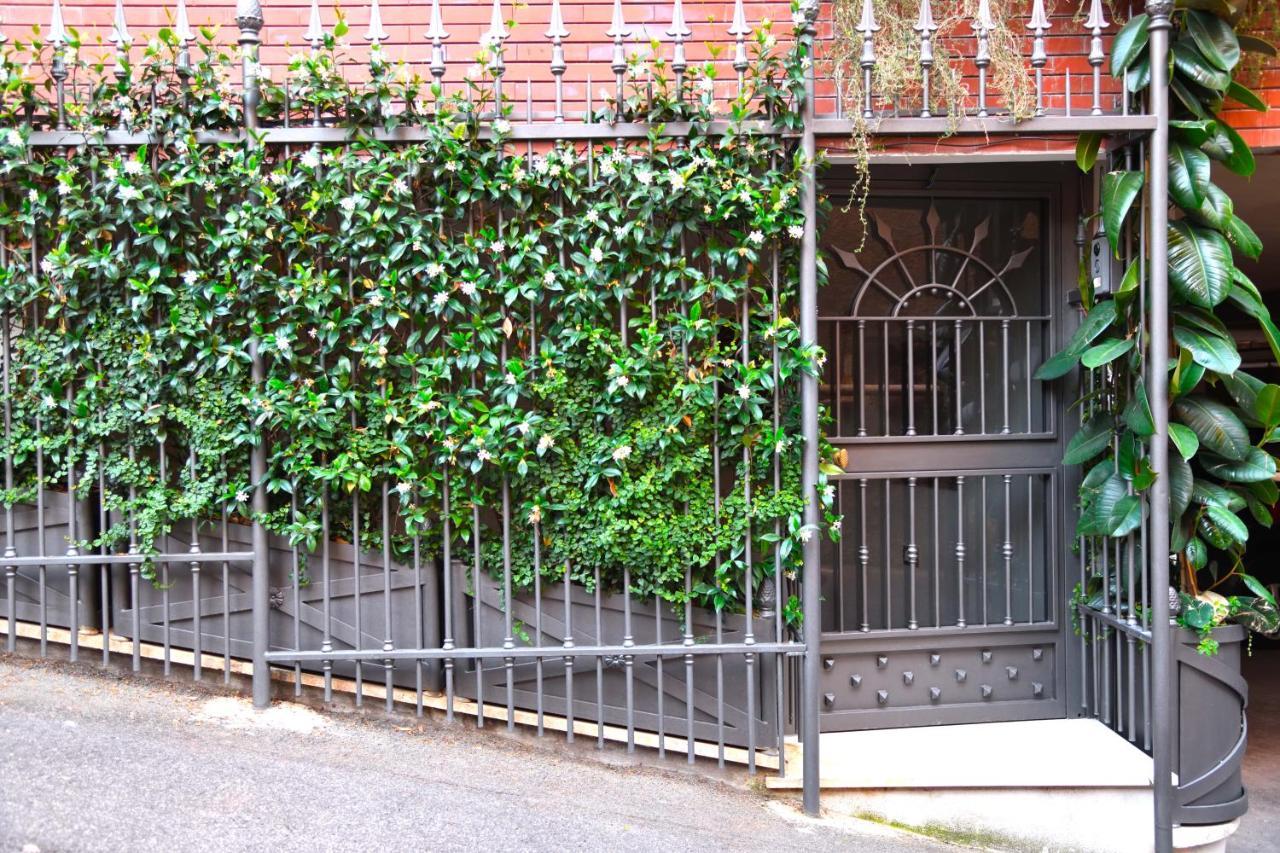 Regal House Roma Capucci 6 Hotel ภายนอก รูปภาพ