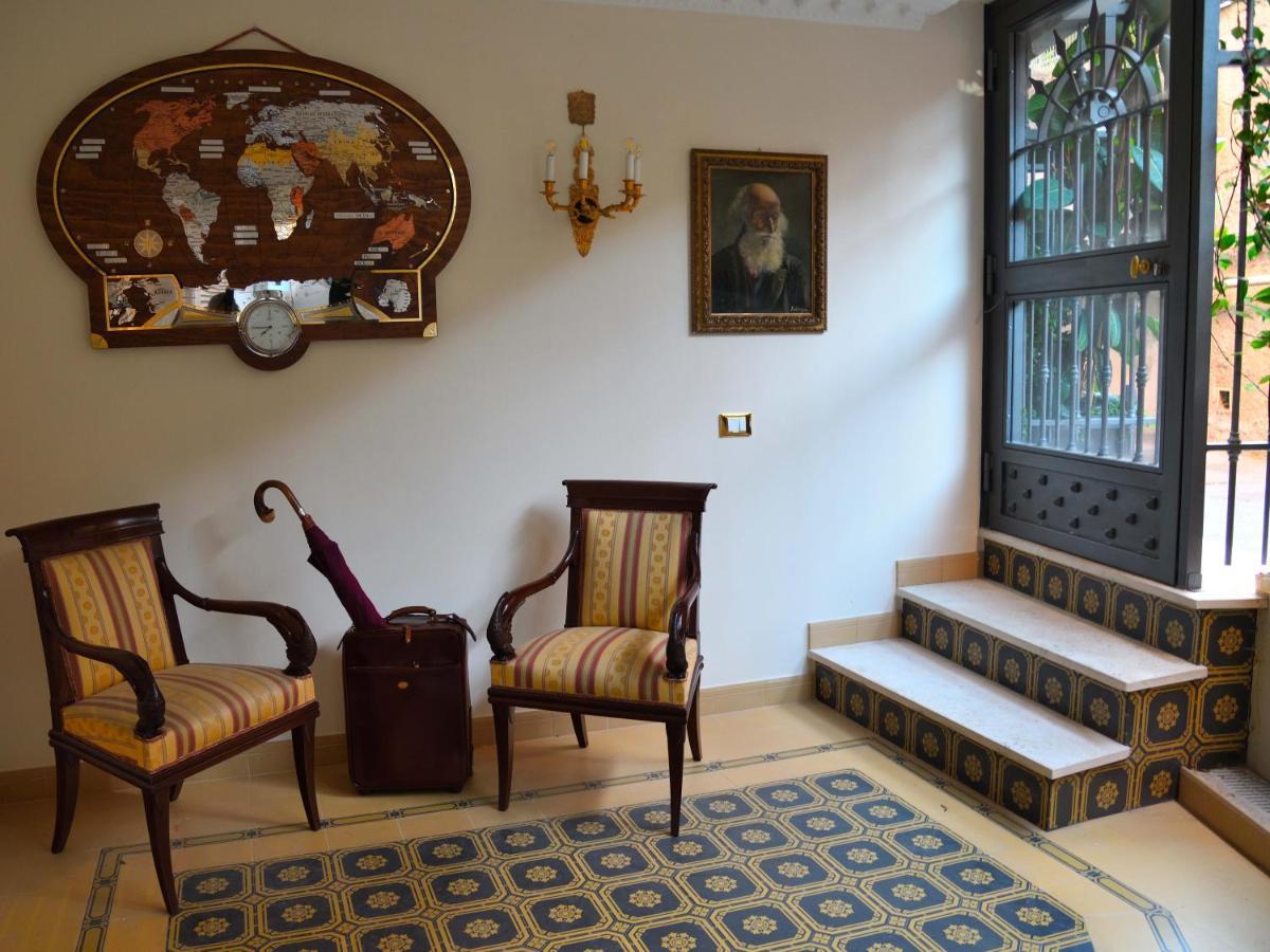 Regal House Roma Capucci 6 Hotel ภายนอก รูปภาพ