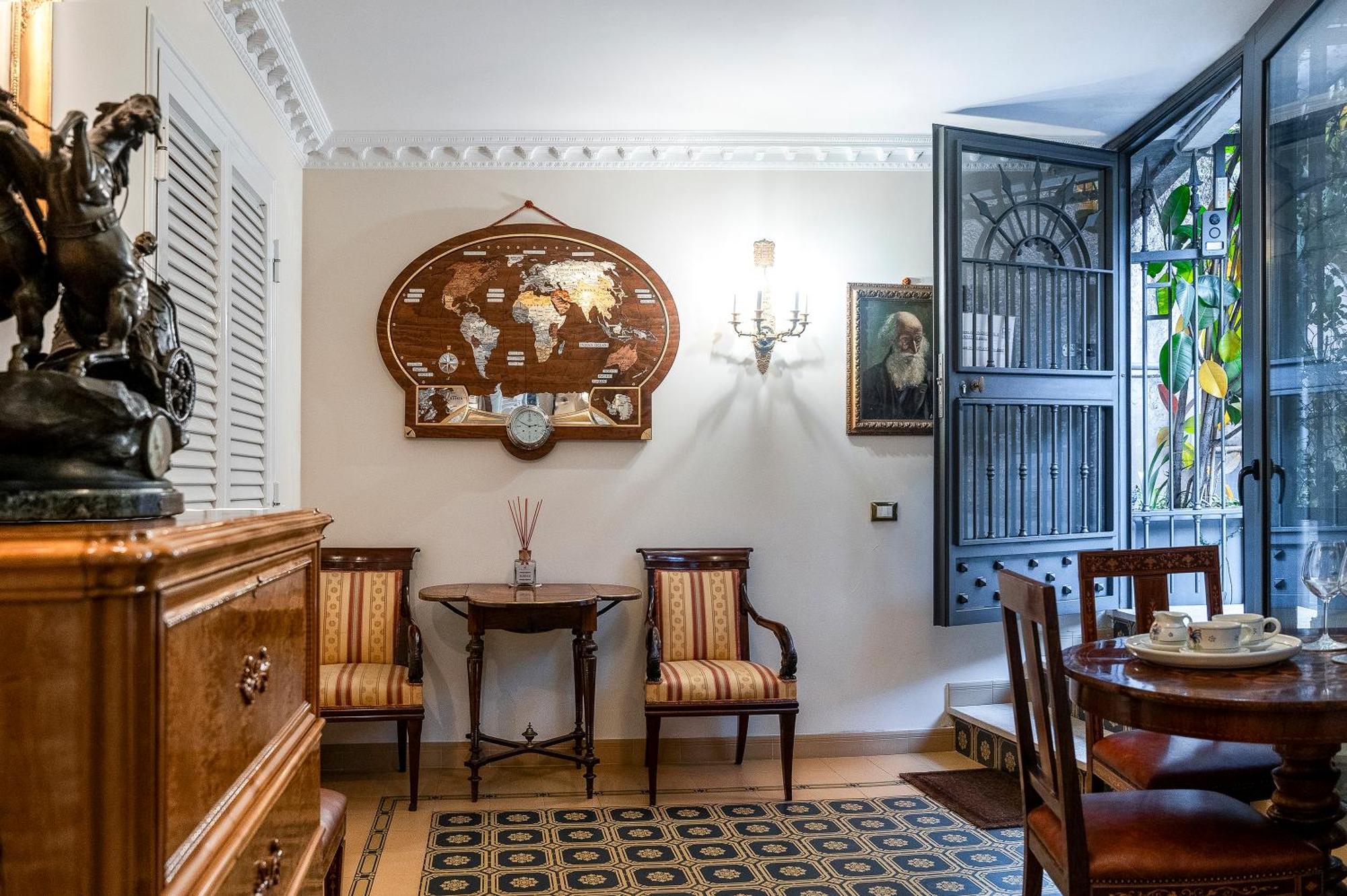 Regal House Roma Capucci 6 Hotel ภายนอก รูปภาพ