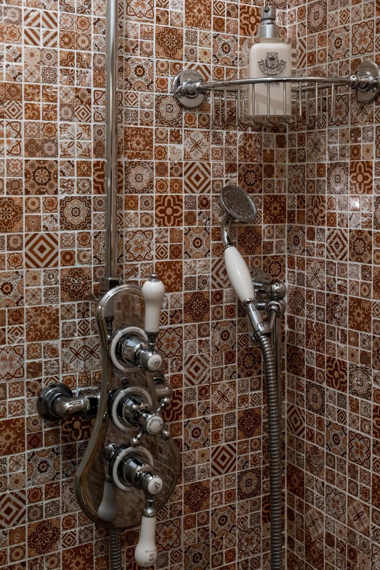 Regal House Roma Capucci 6 Hotel ภายนอก รูปภาพ